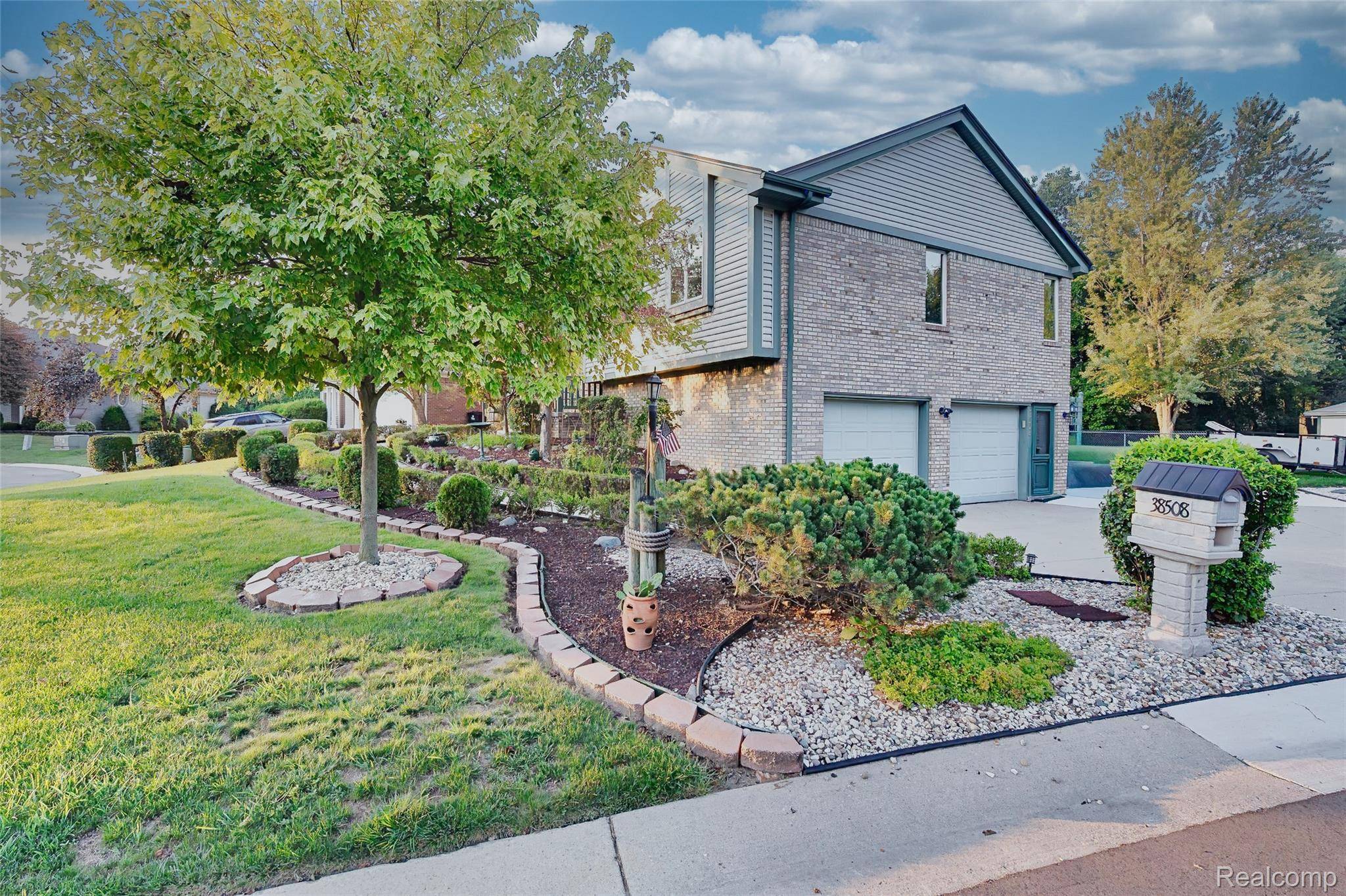 Westland, MI 48185,38508 Alma LN