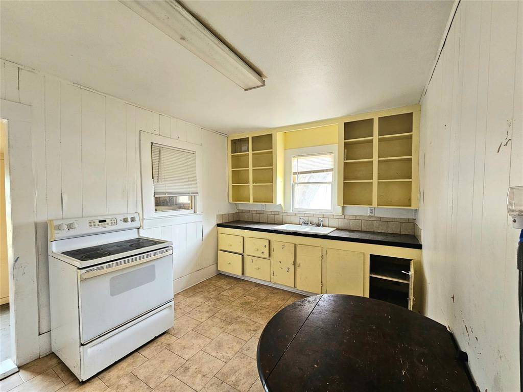 Bangs, TX 76823,704 S 2nd Street