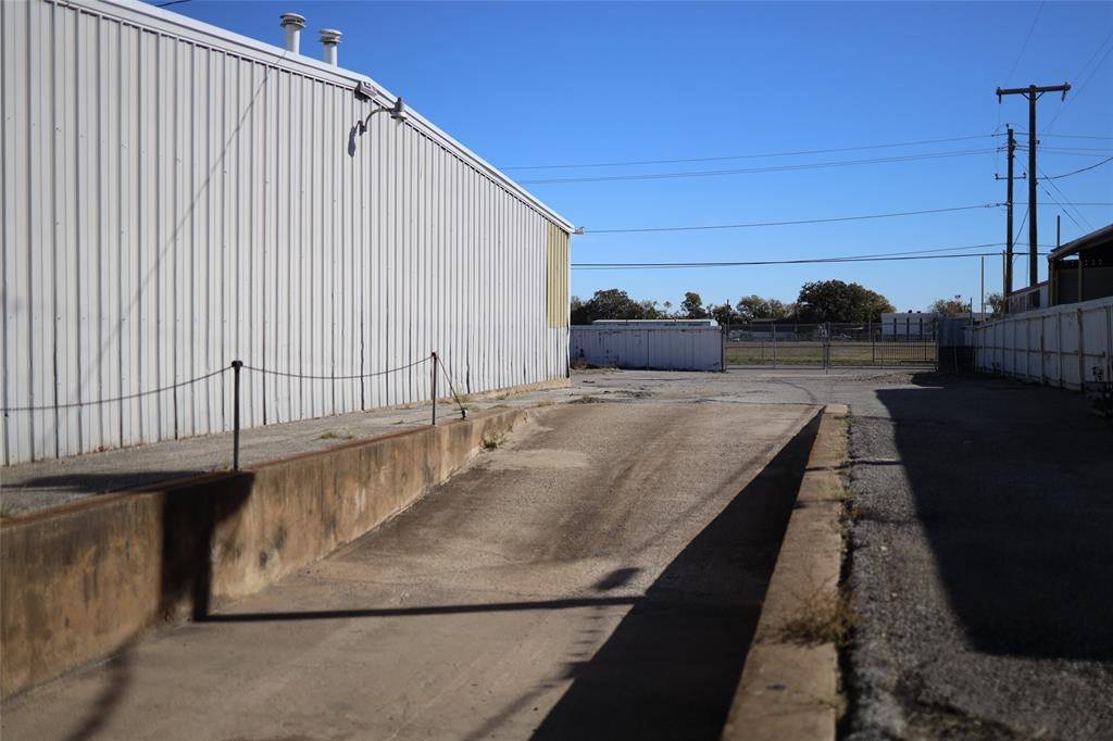 Grand Prairie, TX 75050,2336 E Main Street