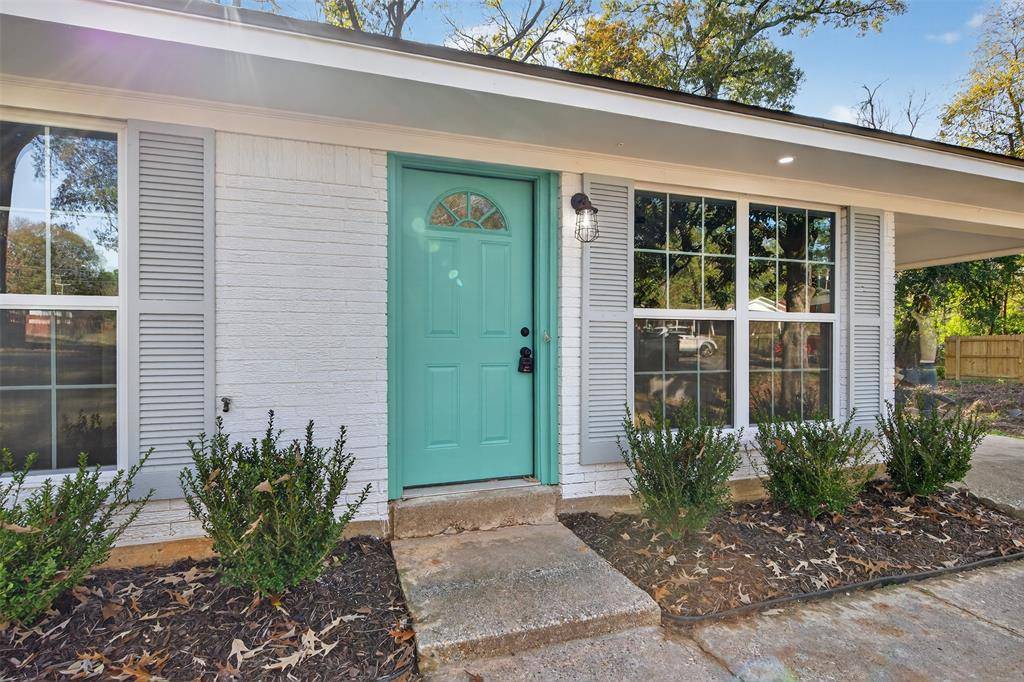 Minden, LA 71055,902 Clay Street