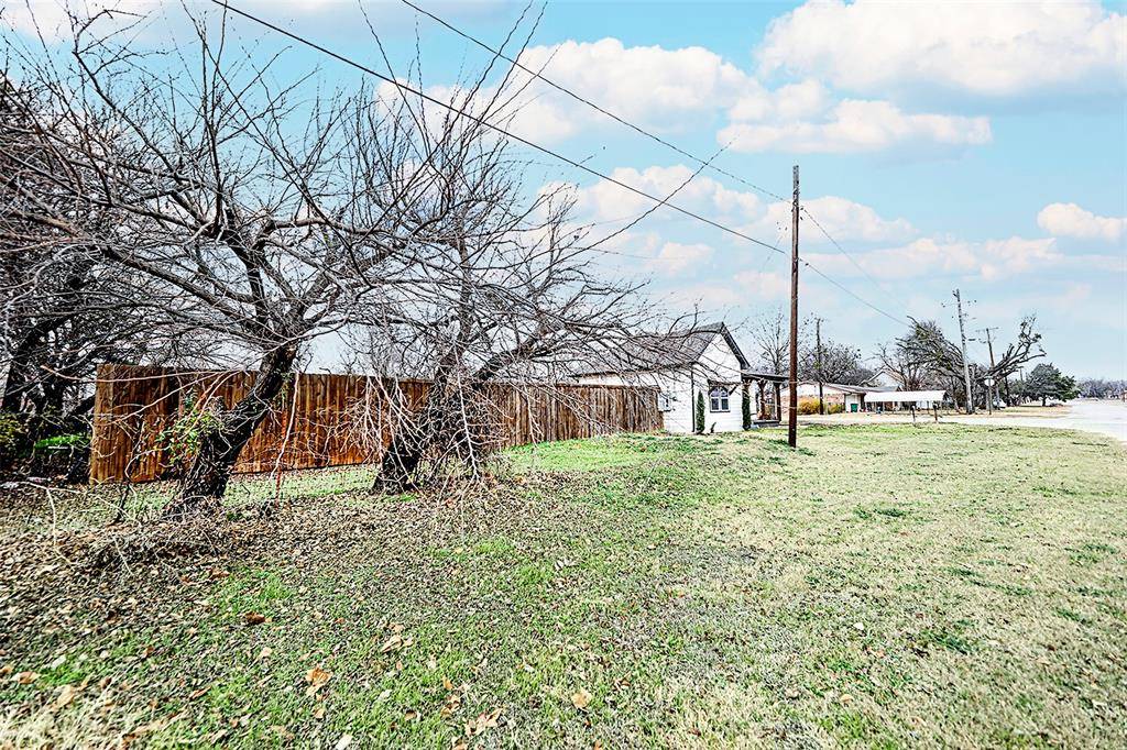 Alvord, TX 76225,202 S Trappier Street