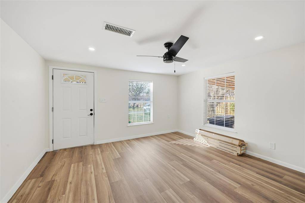 Van Alstyne, TX 75495,640 Clements Avenue