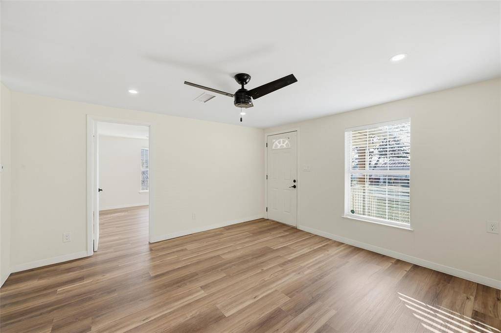 Van Alstyne, TX 75495,640 Clements Avenue