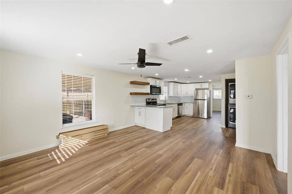 Van Alstyne, TX 75495,640 Clements Avenue