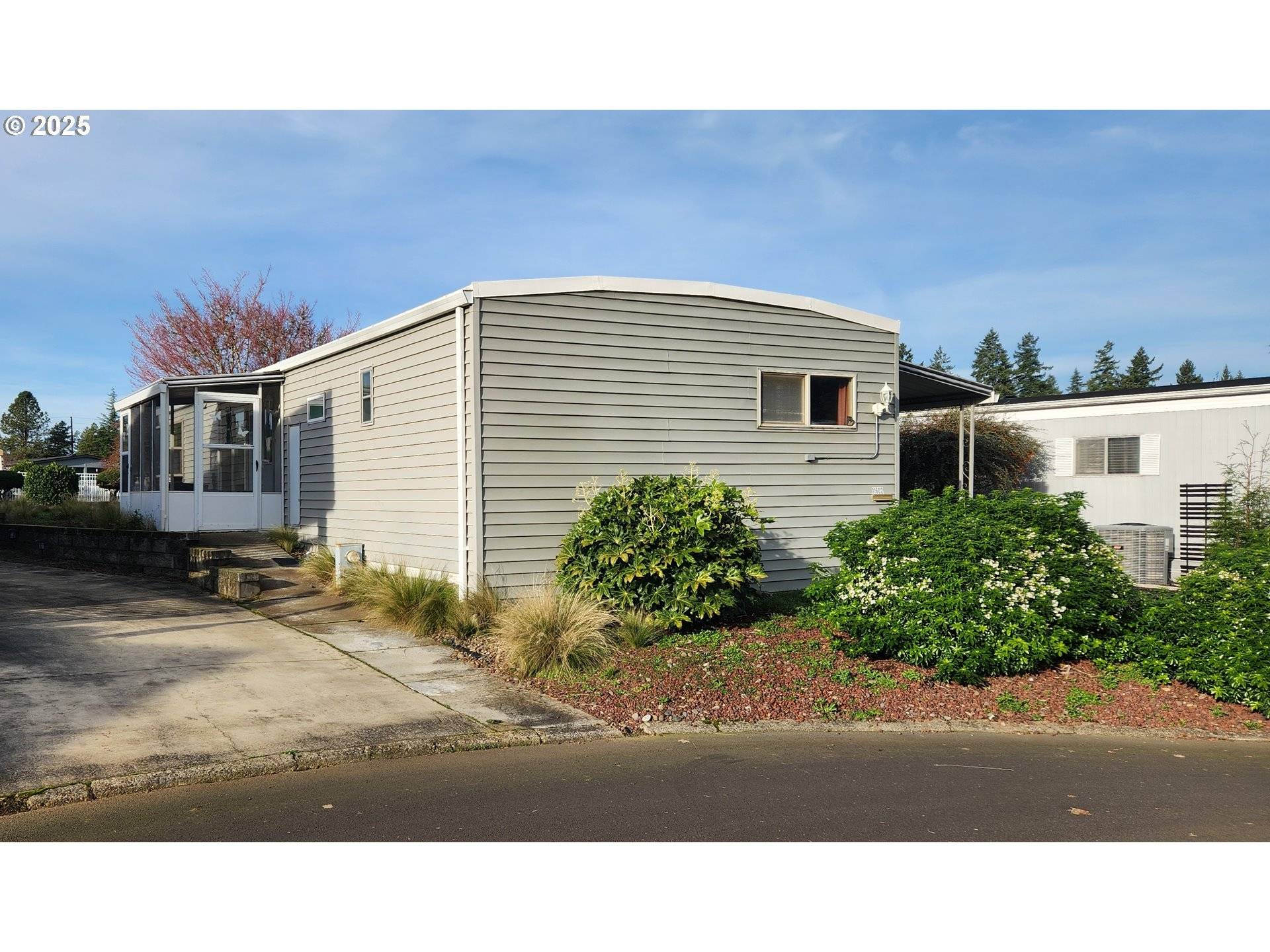 Tigard, OR 97224,11602 SW ROYAL VILLA DR