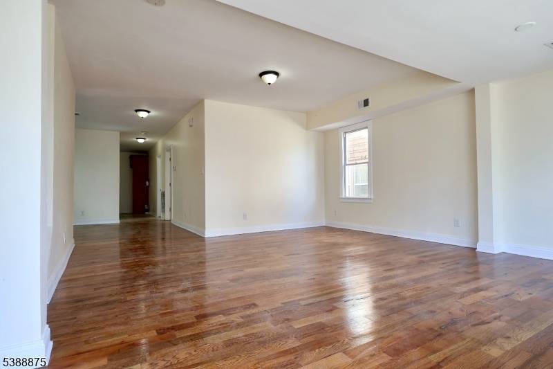 Newark City, NJ 07106,223 W End Ave