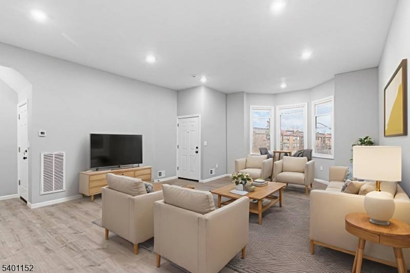 Newark City, NJ 07103,327 S Orange Ave