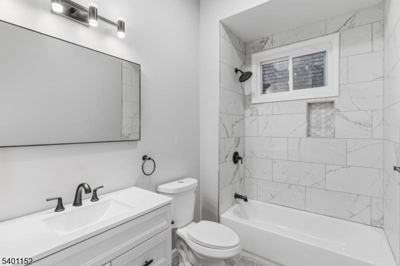 Newark City, NJ 07103,327 S Orange Ave