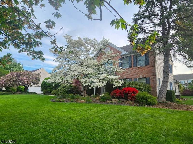 Pennsylvania, NJ 18051,2215 Apple