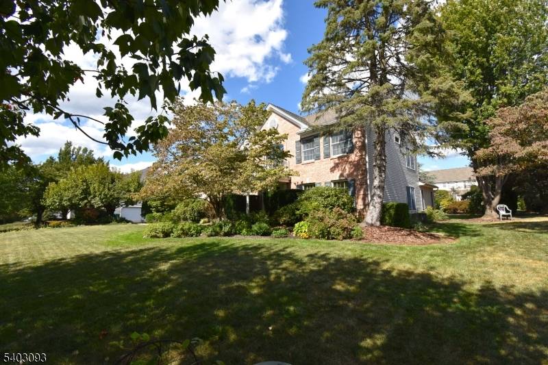 Pennsylvania, NJ 18051,2215 Apple