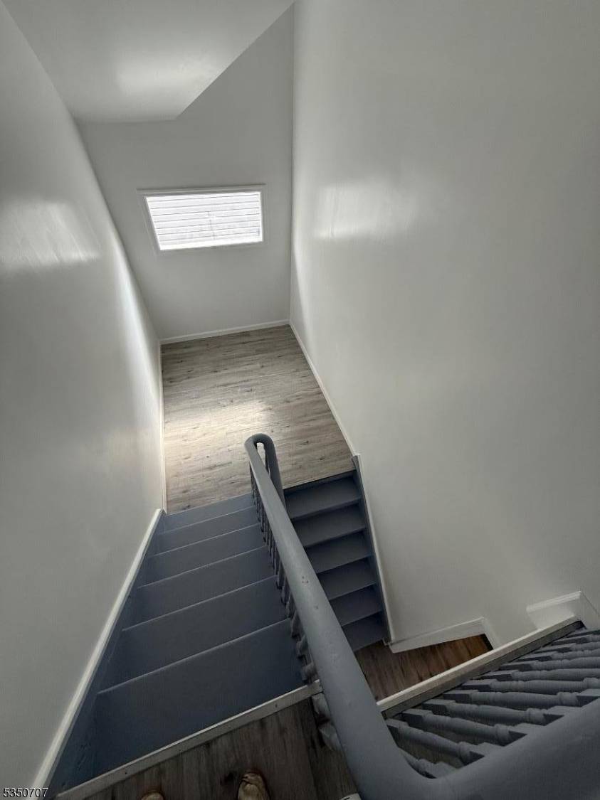 East Orange City, NJ 07018,15 Winthrop Ter #2