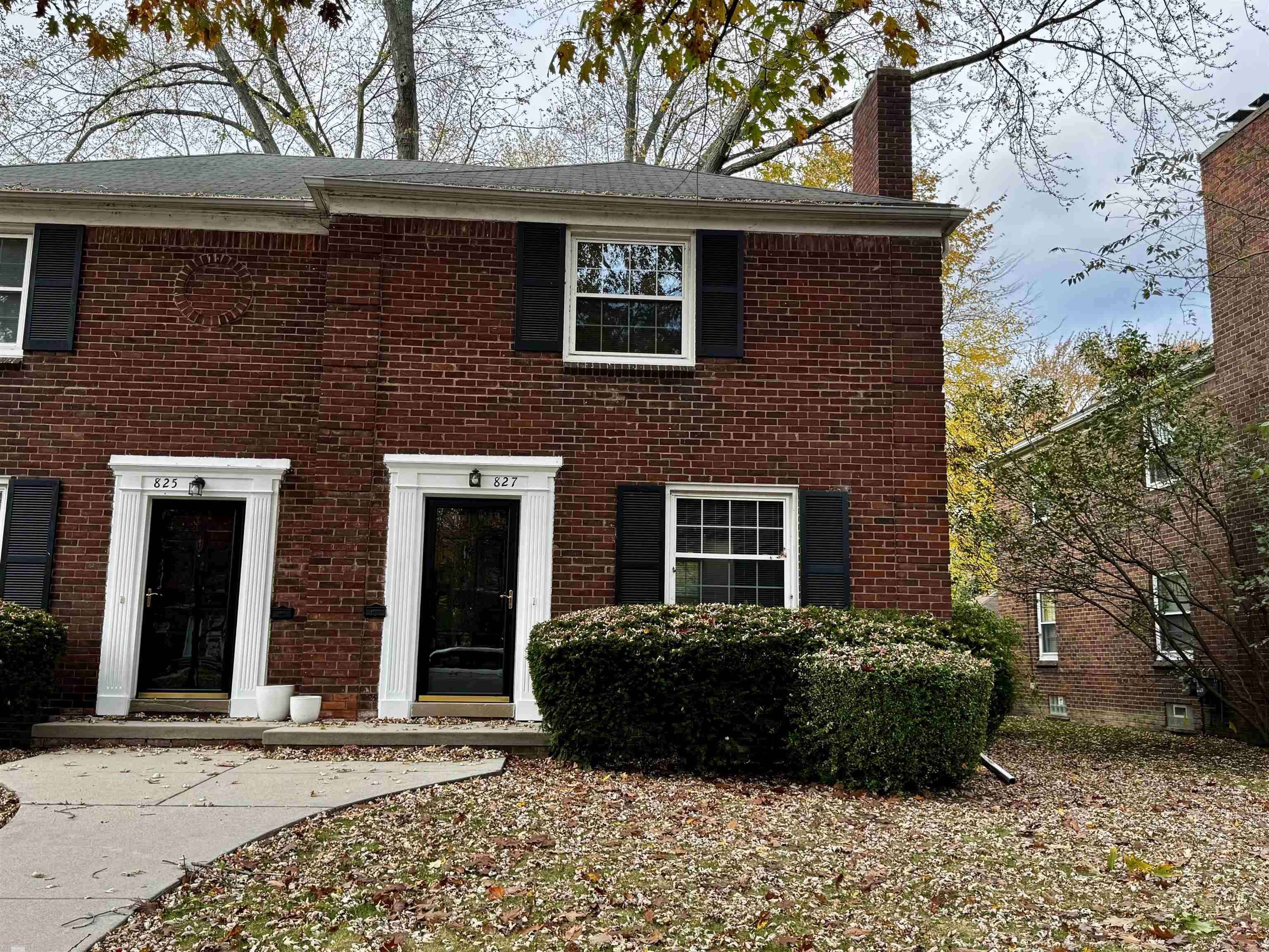 Grosse Pointe, MI 48230,827 Neff RD