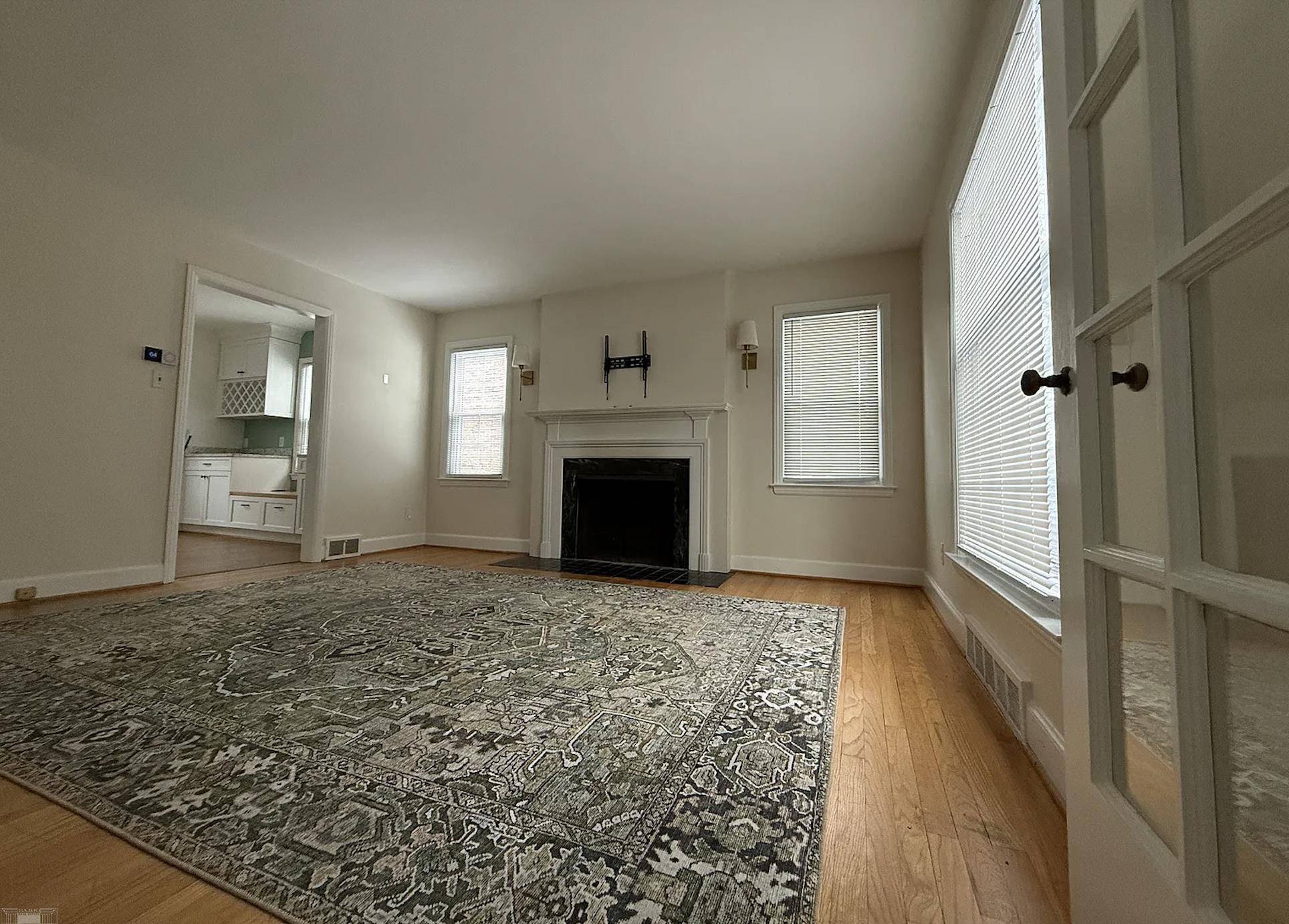 Grosse Pointe, MI 48230,827 Neff RD