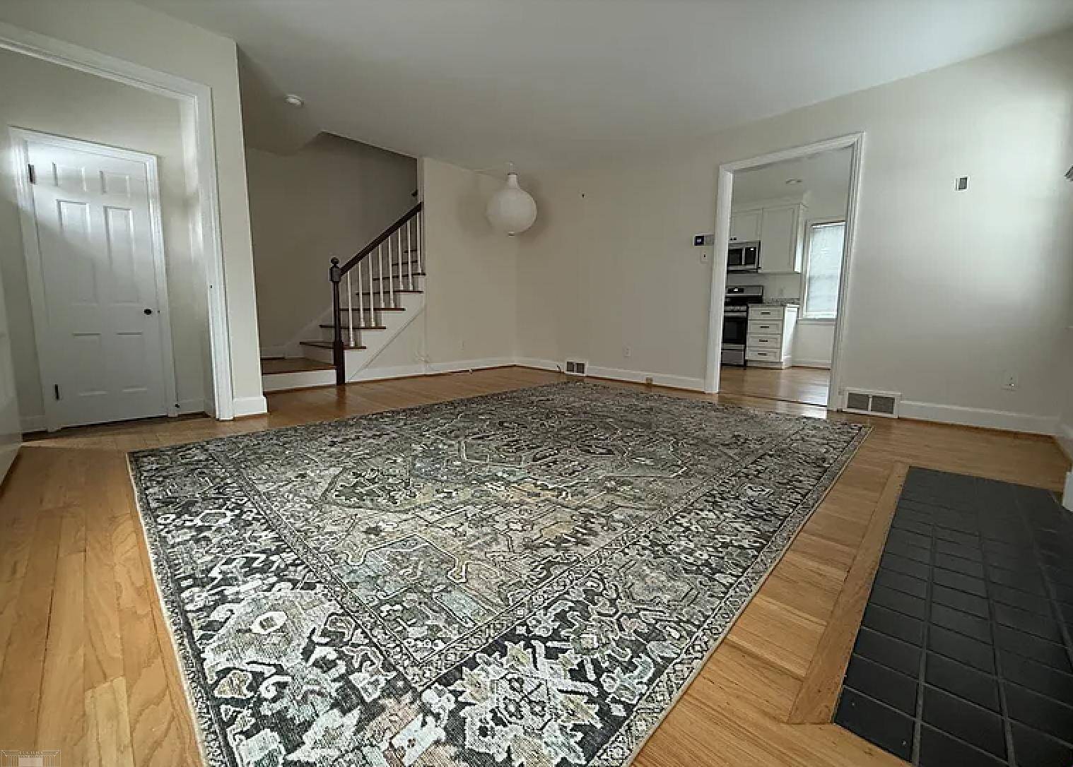 Grosse Pointe, MI 48230,827 Neff RD