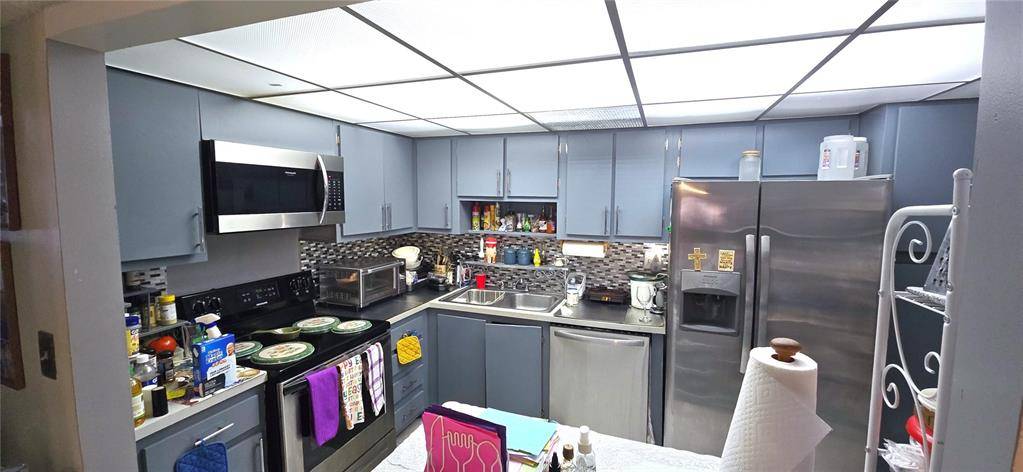 Miami, FL 33179,20840 San Simeon Way #309