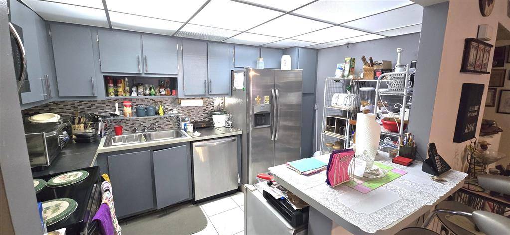 Miami, FL 33179,20840 San Simeon Way #309