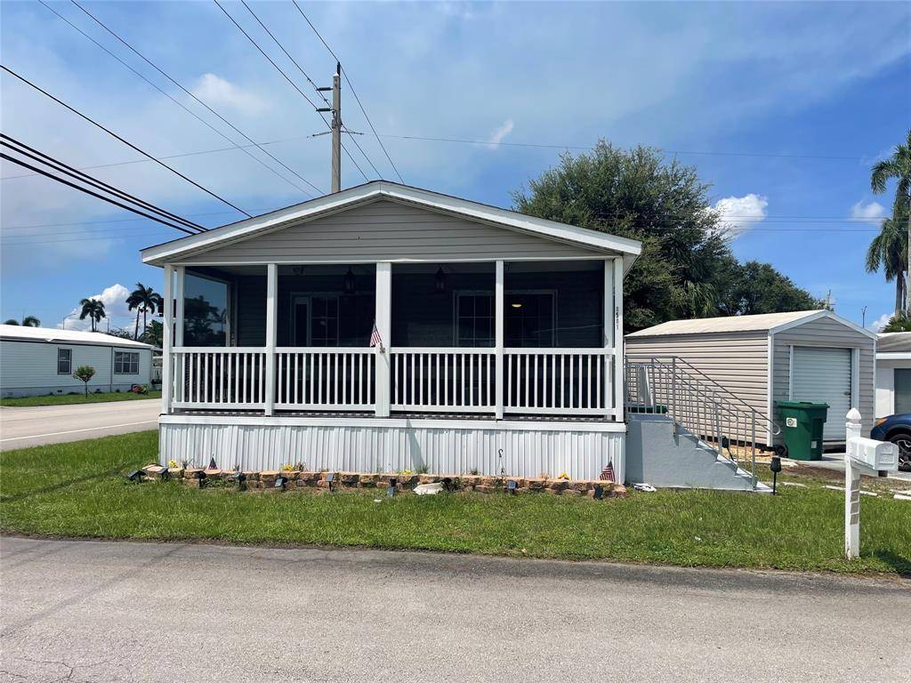 Davie, FL 33324,8581 SW 16th St