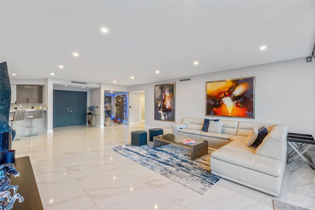 Palm Beach, FL 33480,3100 S Ocean Boulevard #105N