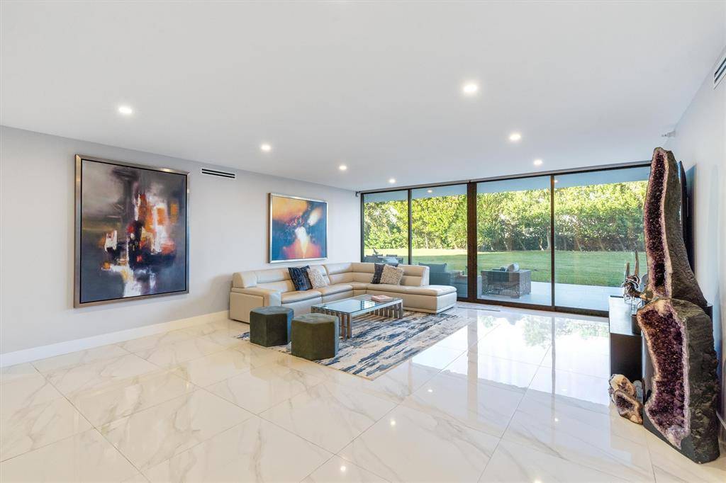 Palm Beach, FL 33480,3100 S Ocean Boulevard #105N