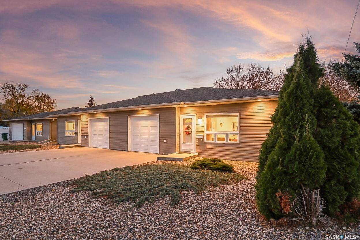 Moose Jaw, SK S6H 2K4,551B Caribou STREET W