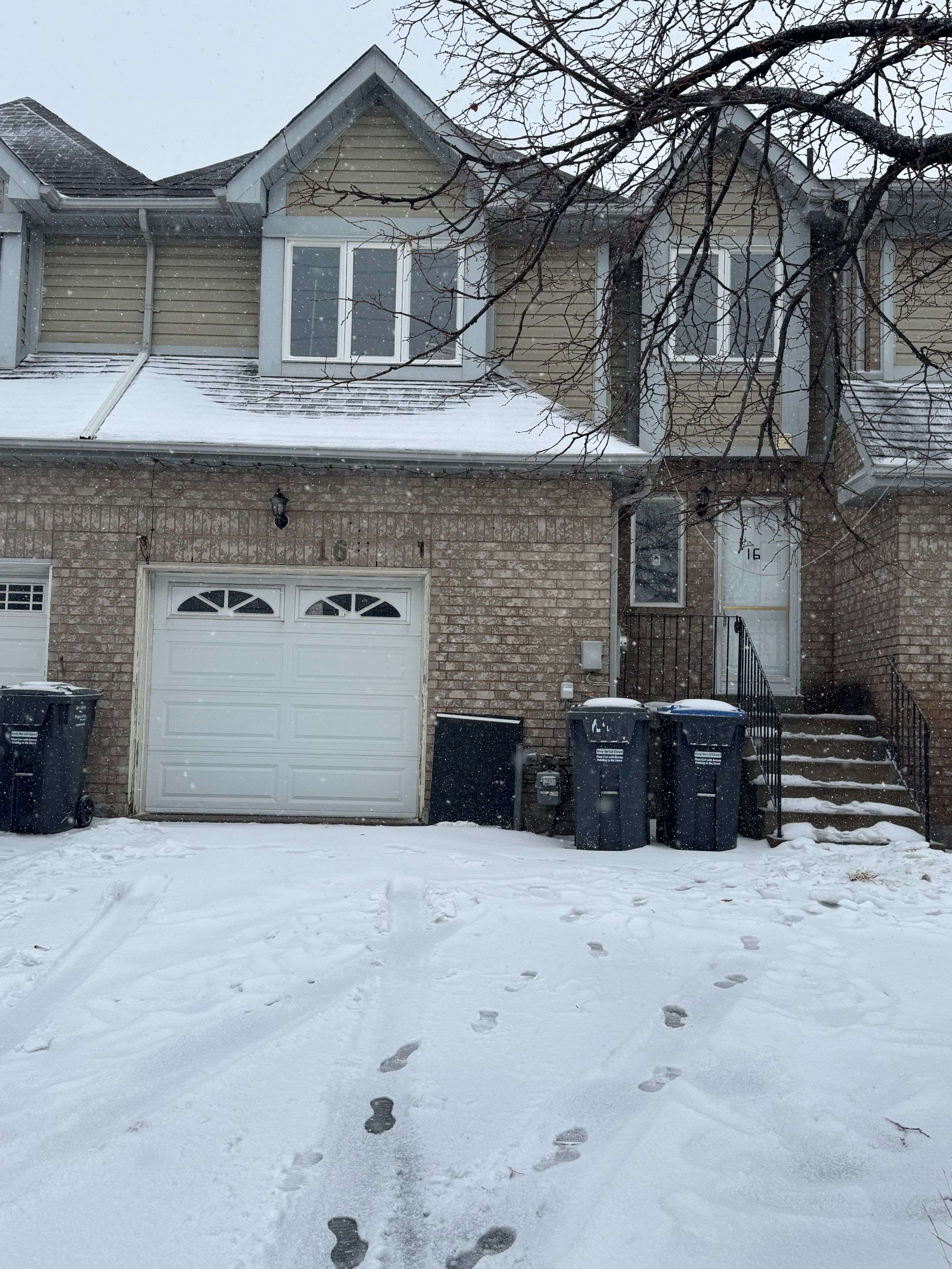 Brampton, ON L6Y 4S2,16 Langdale CRES