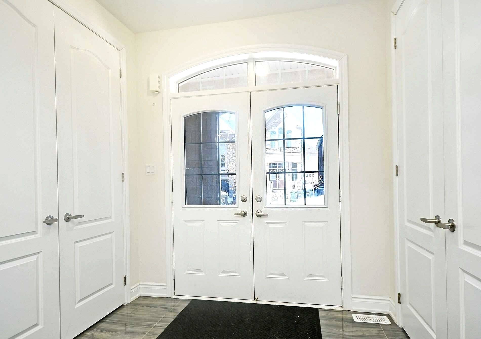 Brampton, ON L7A 4Y2,25 Faders DR #2nd+Main