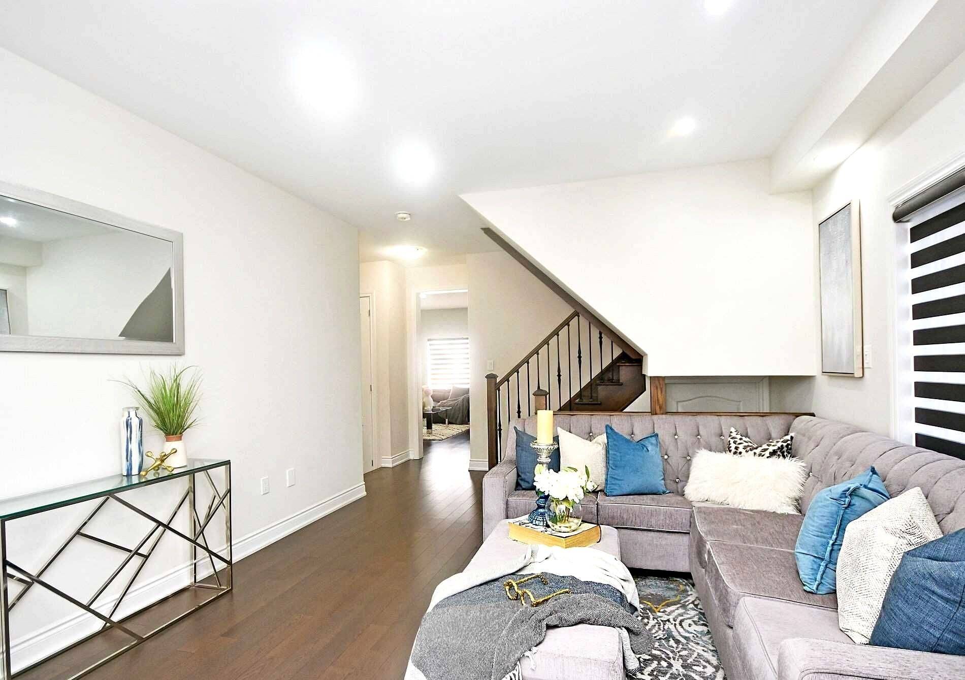 Brampton, ON L7A 4Y2,25 Faders DR #2nd+Main