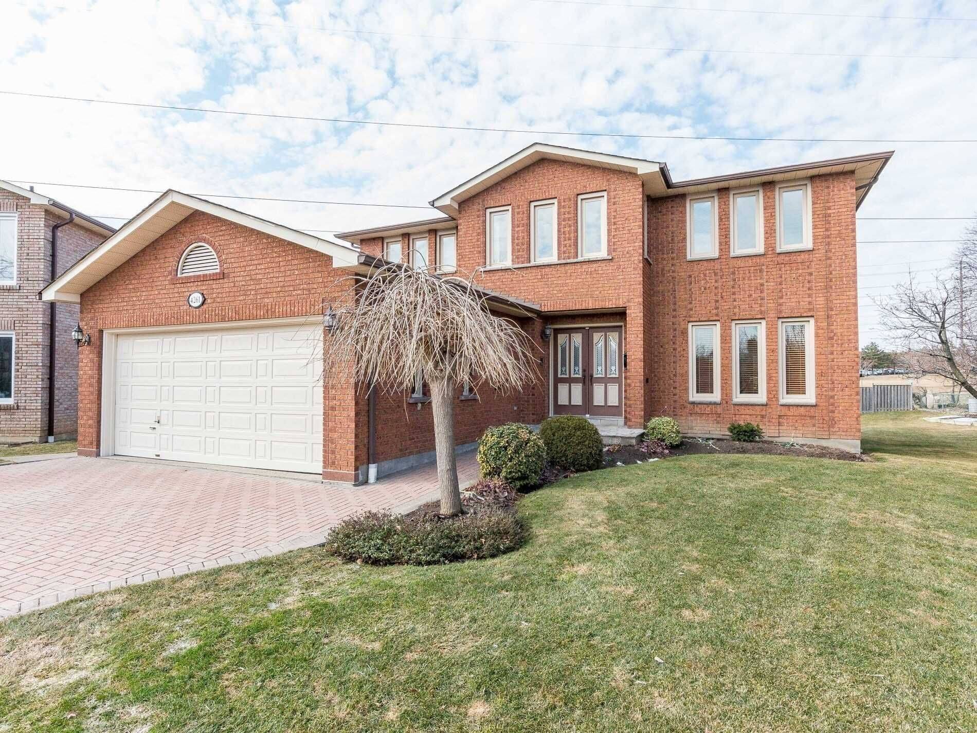 Mississauga, ON L4W 4H9,4261 Capilano CT