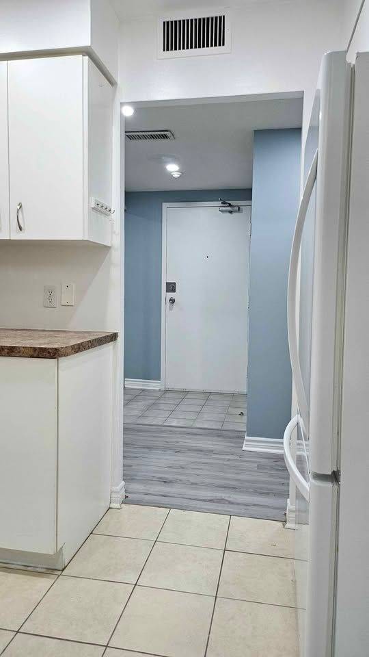 Niagara Falls, ON L2E 1W3,4872 Valley WAY #201