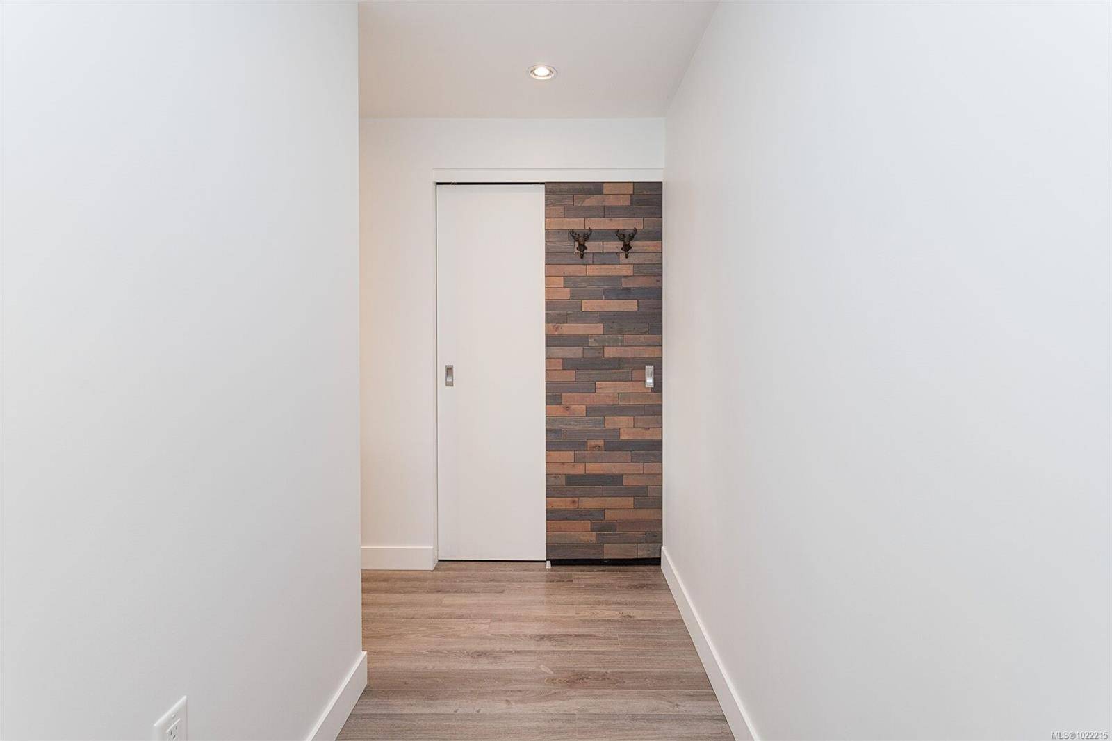 Victoria, BC V8W 1E4,838 Broughton St #309