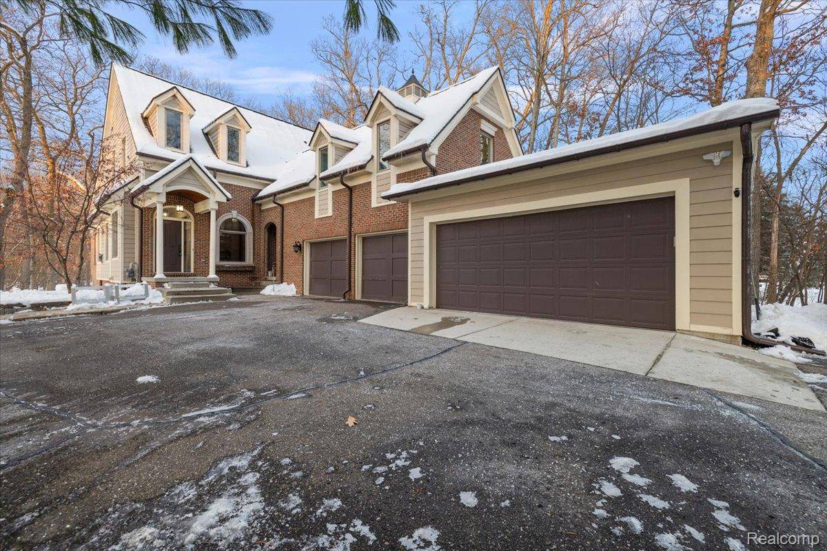 Walled Lake, MI 48390,3412 Timberlake DR