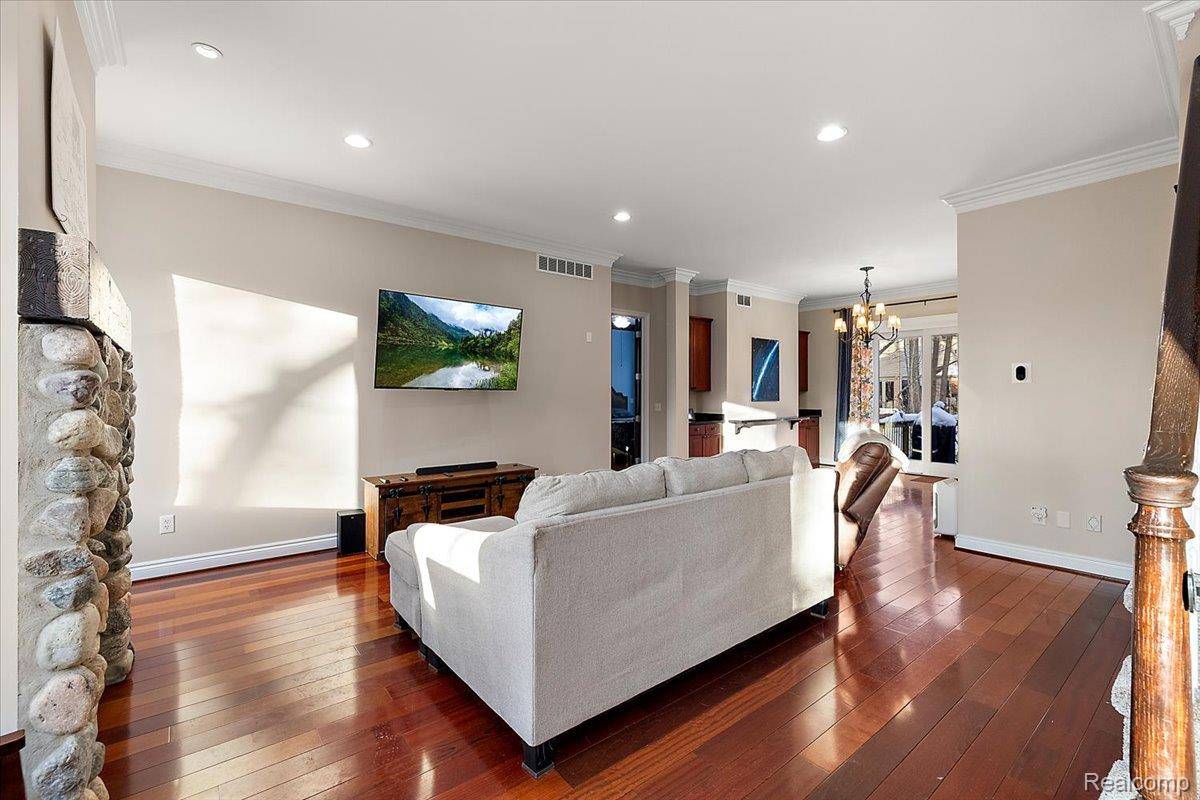 Walled Lake, MI 48390,3412 Timberlake DR