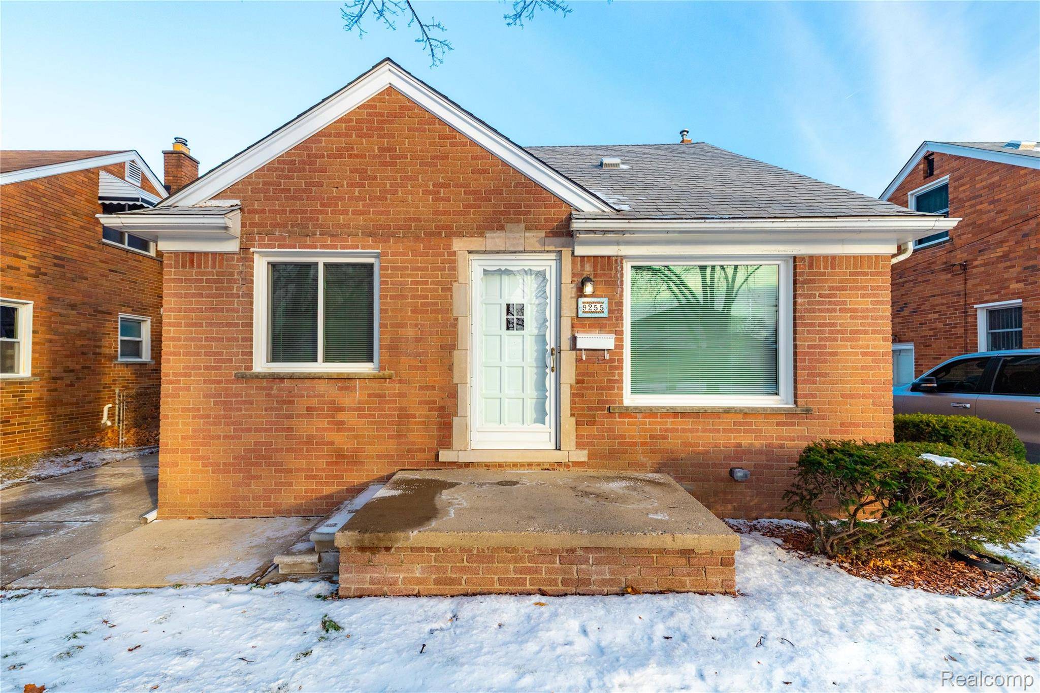 Allen Park, MI 48101,9255 Hubert AVE