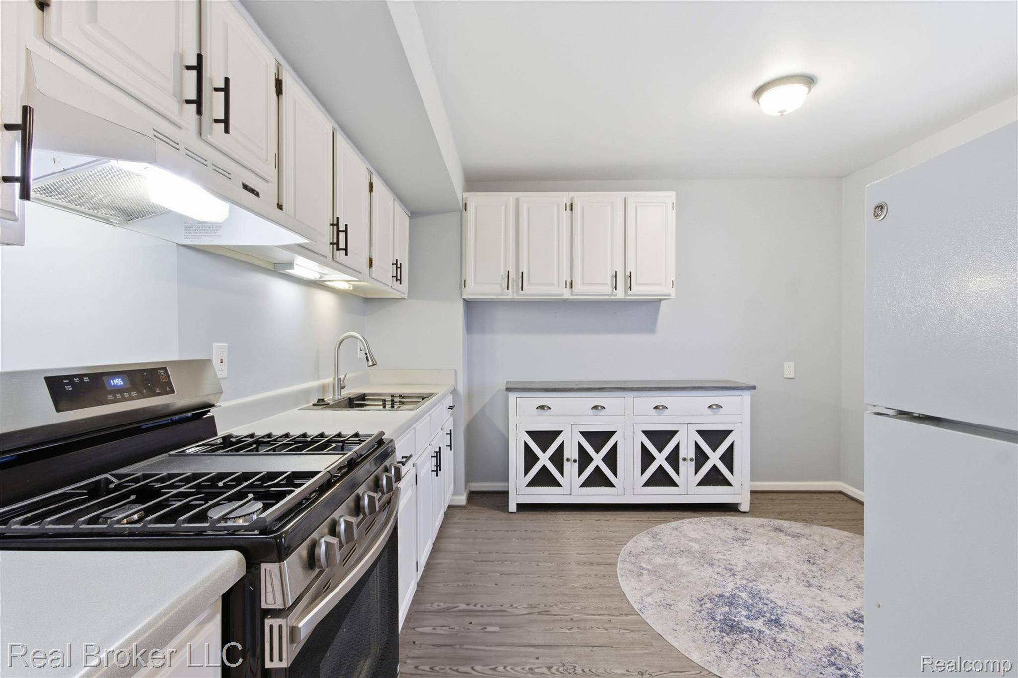 Milford, MI 48381,759 Hilldale CIR