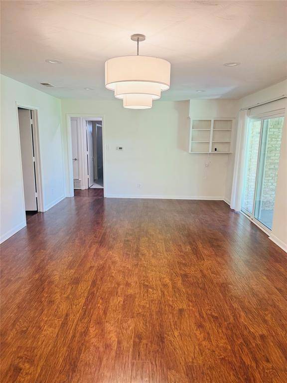 Dallas, TX 75217,8406 Foxwood Lane