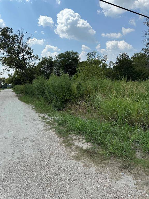 Mart, TX 76664,301 N Waco St