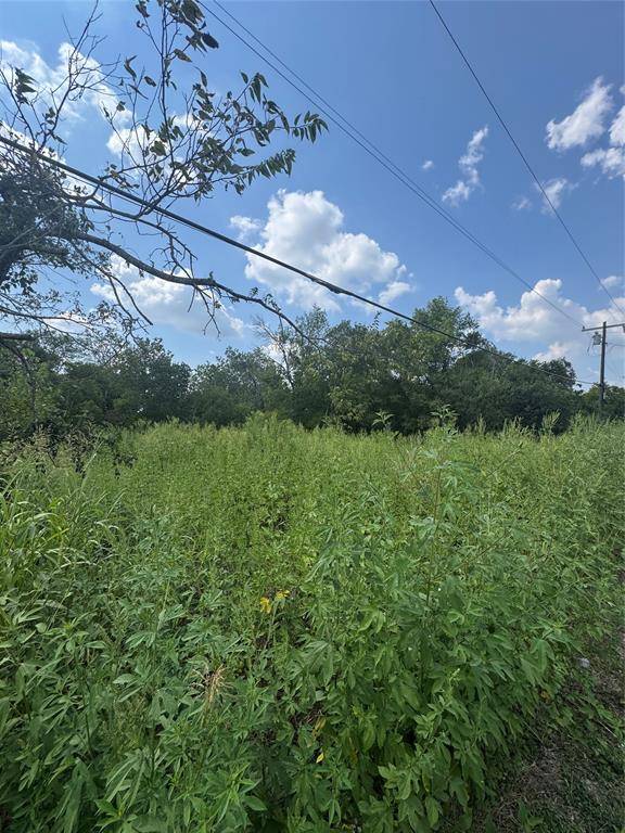 Mart, TX 76664,301 N Waco St