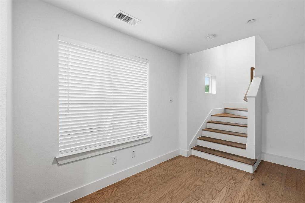 Dallas, TX 75235,2610 Kimsey Drive #201