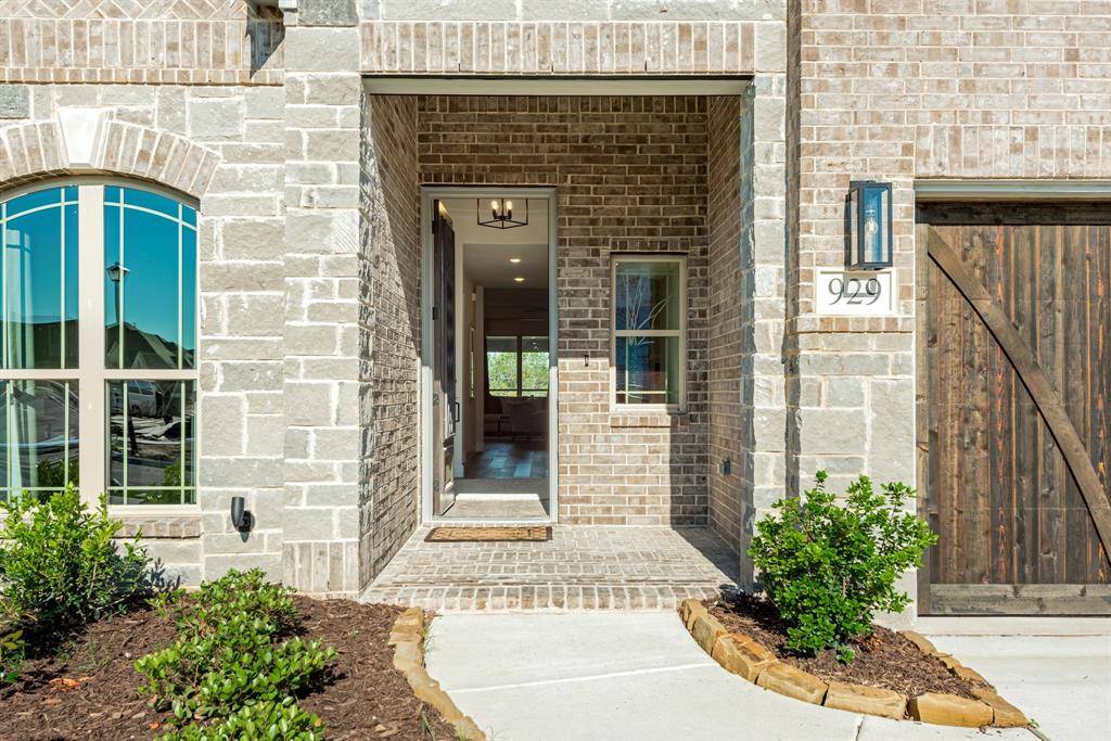 Desoto, TX 75115,929 Eisley Drive