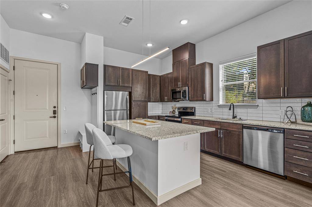 Dallas, TX 75236,7455 W Camp Wisdom Road #4309