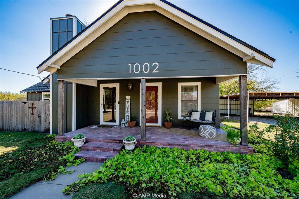 Stamford, TX 79553,1002 Maple Street