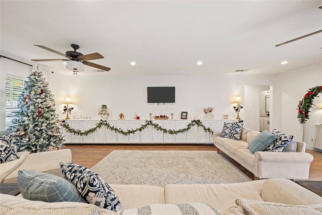 Farmers Branch, TX 75234,3454 Cloverdale Lane