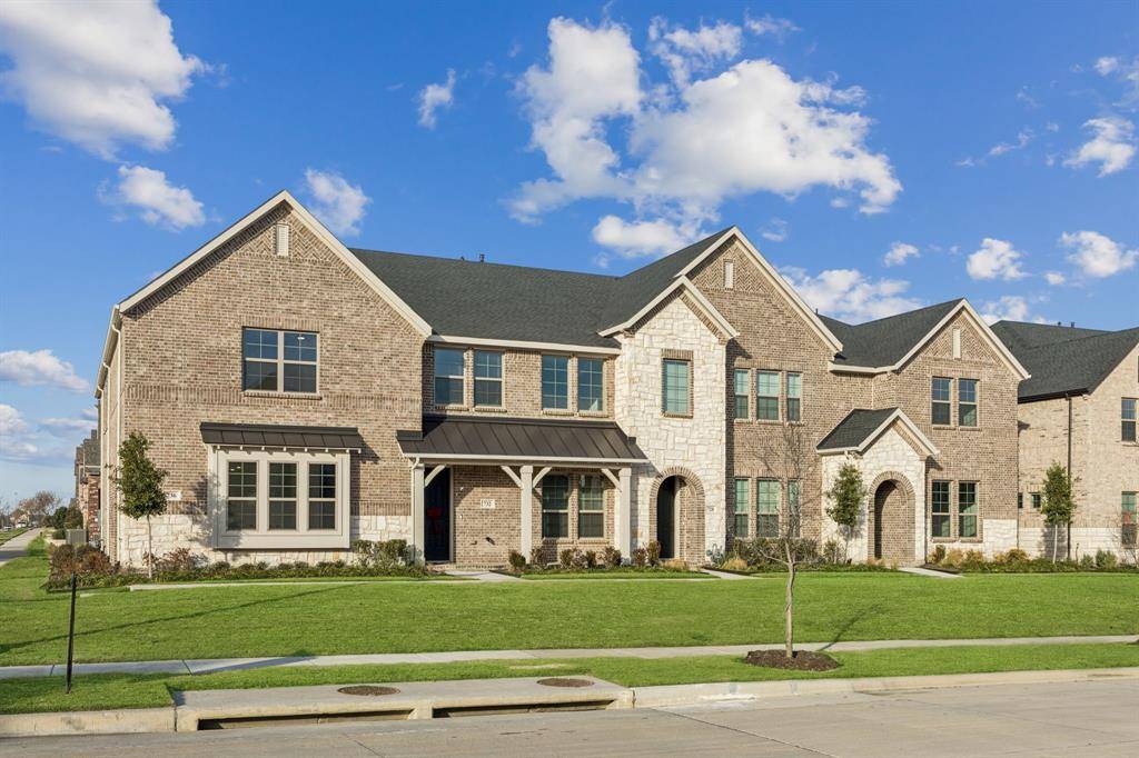 Argyle, TX 76226,736 4th Street