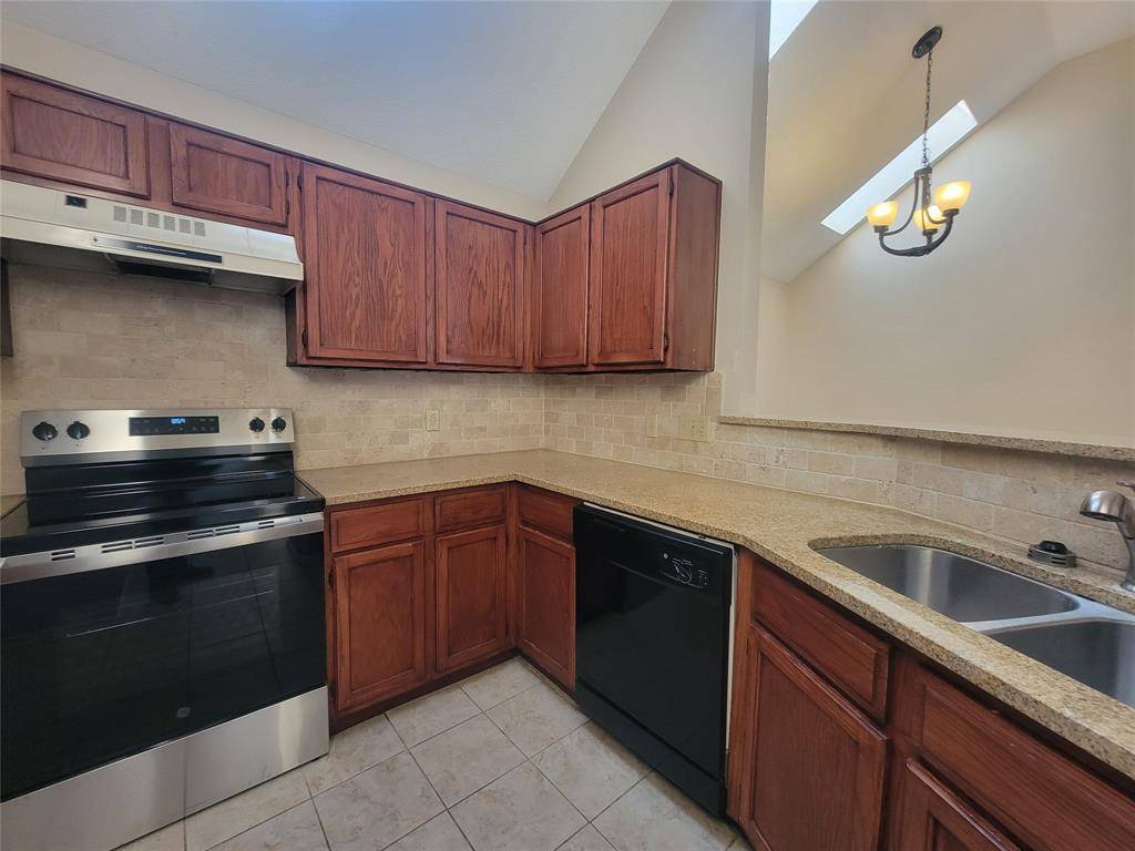 Mesquite, TX 75181,932 Winchester Lane