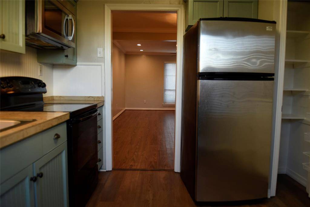 Dallas, TX 75243,10232 Regal Oaks Drive #32B