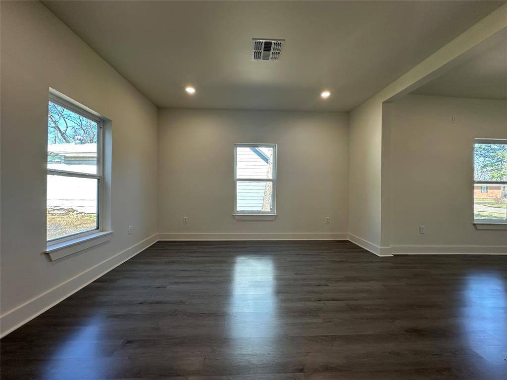 Sulphur Springs, TX 75482,907 Davis Street S