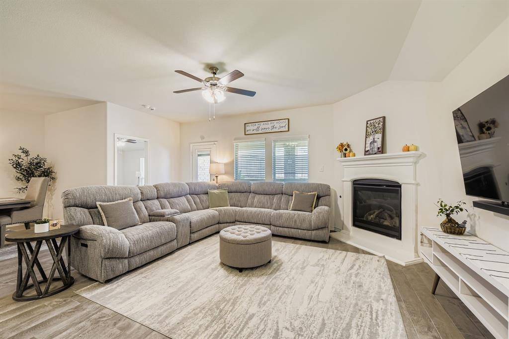 Aubrey, TX 76227,11301 Summer Rain Boulevard