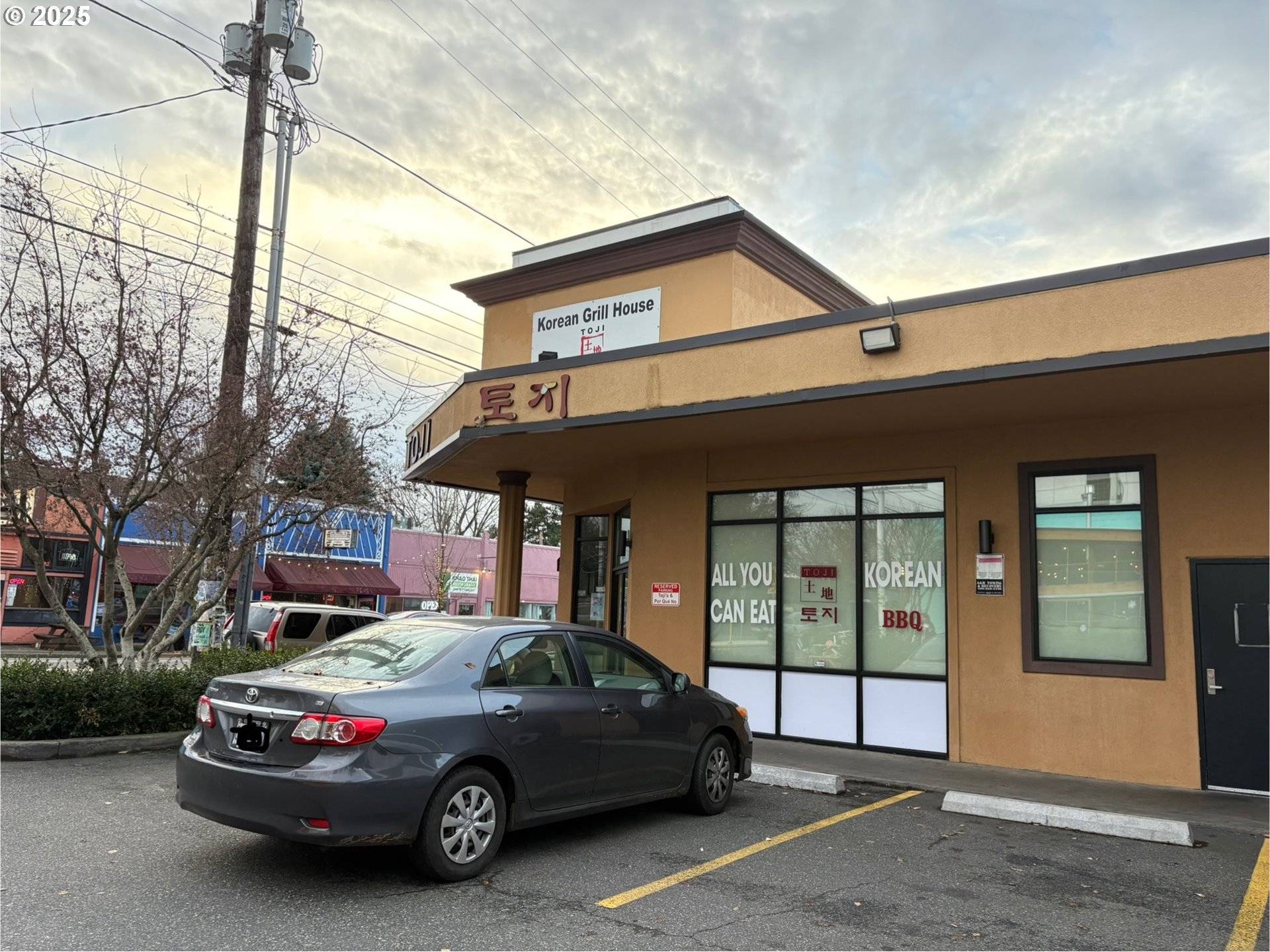 Portland, OR 97215,4615 SE Hawthorne BLVD