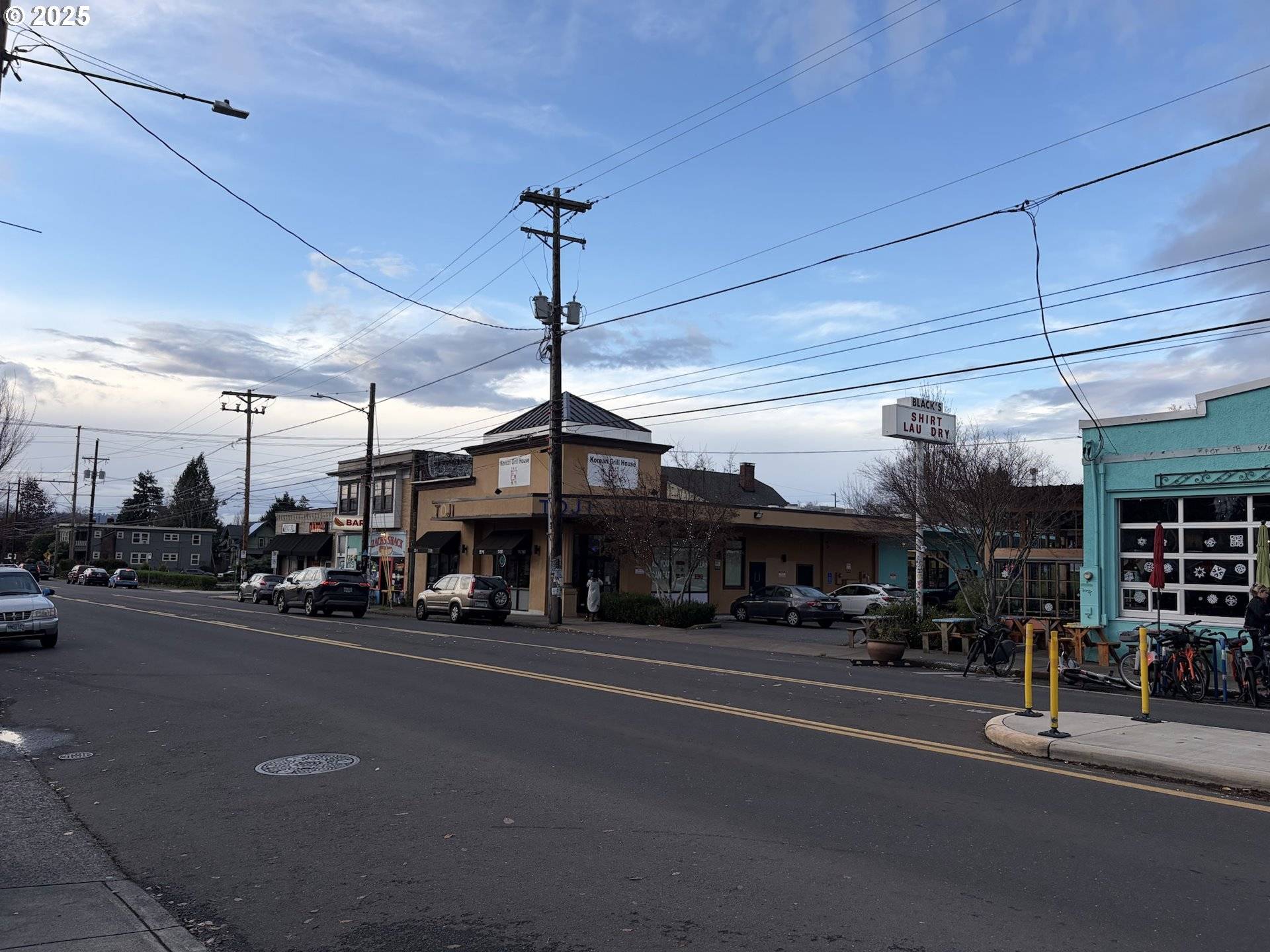 Portland, OR 97215,4615 SE Hawthorne BLVD