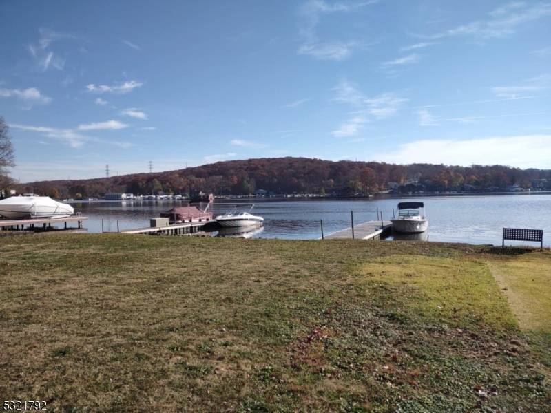 Jefferson Twp., NJ 07849,17-19 Shore Rd